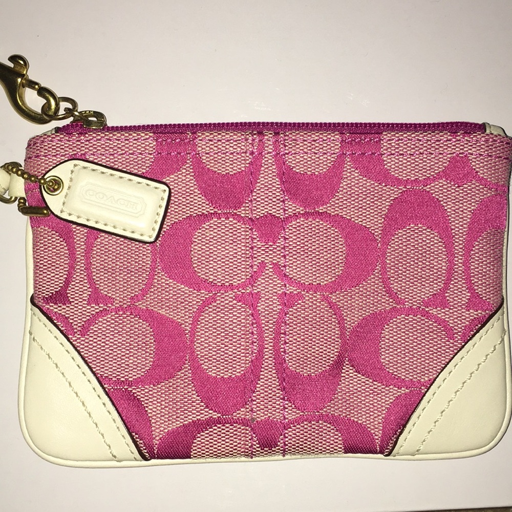 •COACH• Wristlet